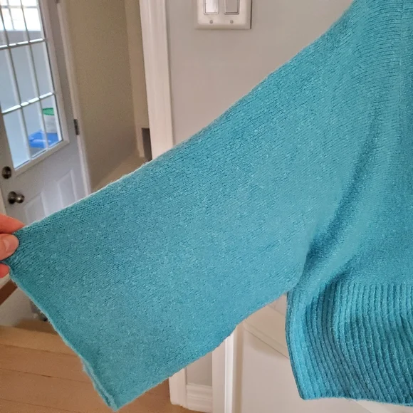 Sweater - Picture 3 of 4